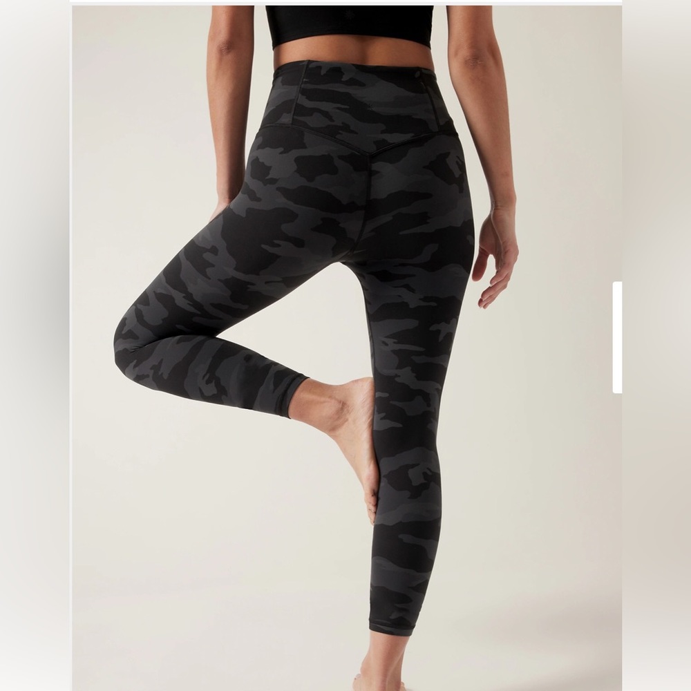 💵 NWT | ATHLETA Elation Camo 7/8 Tight - LP - Picture 2 of 9